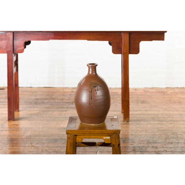 Early 20th Century Japanese Taishō Period 1900s Tamba Tachikui Ware Brown Sake Jar with Drip Glaze For Sale - Image 5 of 12