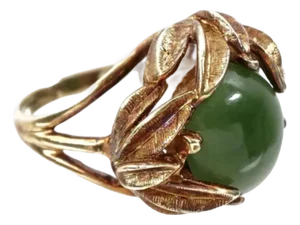 14k Gold and Jade Cabochon Floriform Ring