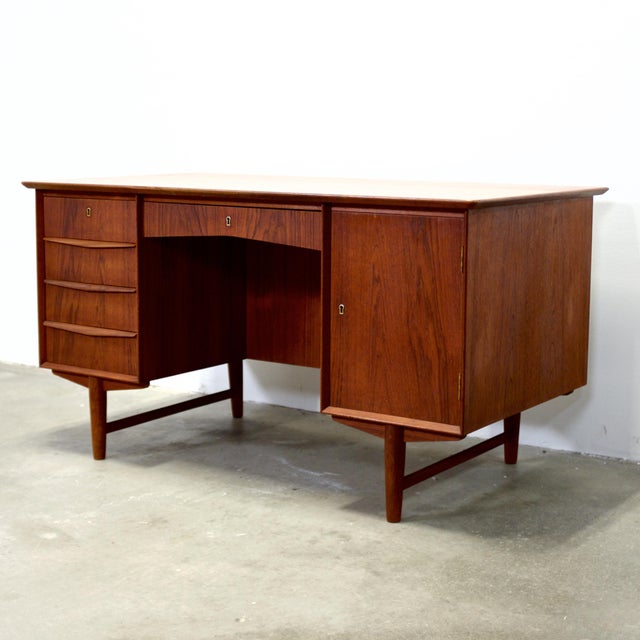 1950s Danish Teak Executive Desk W/ Rear Shelving For Sale - Image 4 of 12