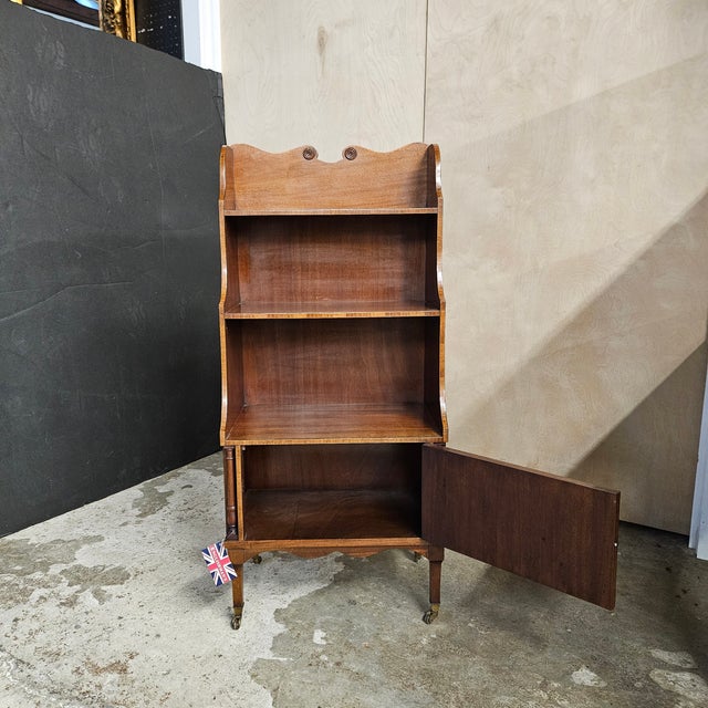English 1900-1909 Edwardian Mahogany Waterfall Bookcase With a Cupboard Base on Castors For Sale - Image 3 of 15