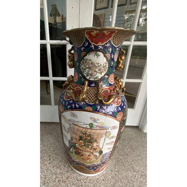 Beautiful Vase. Great for decor in entry way or just to make a statement piece. Beautiful colors in the vase makes it easy...