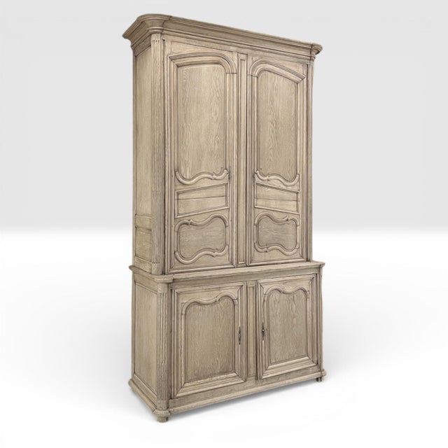 Grand 18th Century Country French Buffet a Deux Corps in Stripped Oak For Sale - Image 17 of 18