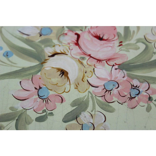 1950s Venetian Baroque Green Lacquered Hand-Painted Floral Three-Drawer Chest, 1950s For Sale - Image 5 of 10