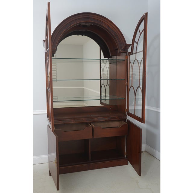Traditional Henredon Dome Top Mahogany China Cabinet For Sale - Image 3 of 18