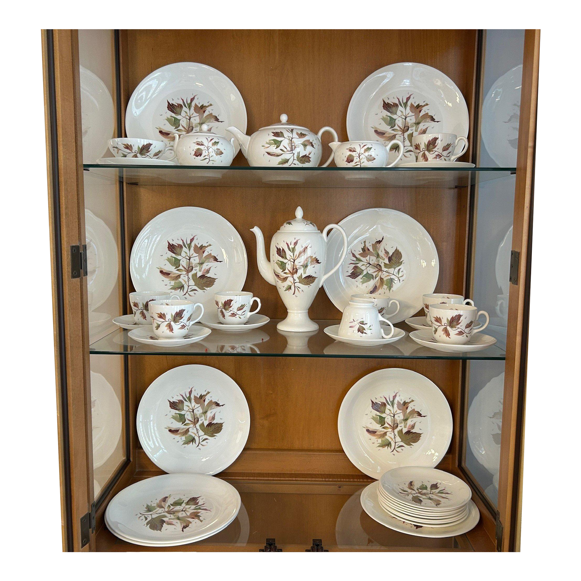 Mid Century 38-Piece Wedgwood Bone China Wakefield Pattern Tea and