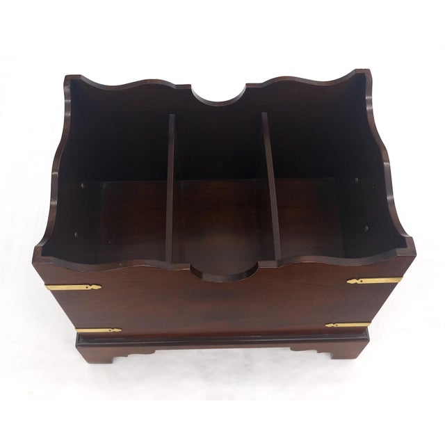 Chocolate Large Chippendale Campaign Style Mahogany Brass Magazine Rack c1970s MINT For Sale - Image 8 of 14