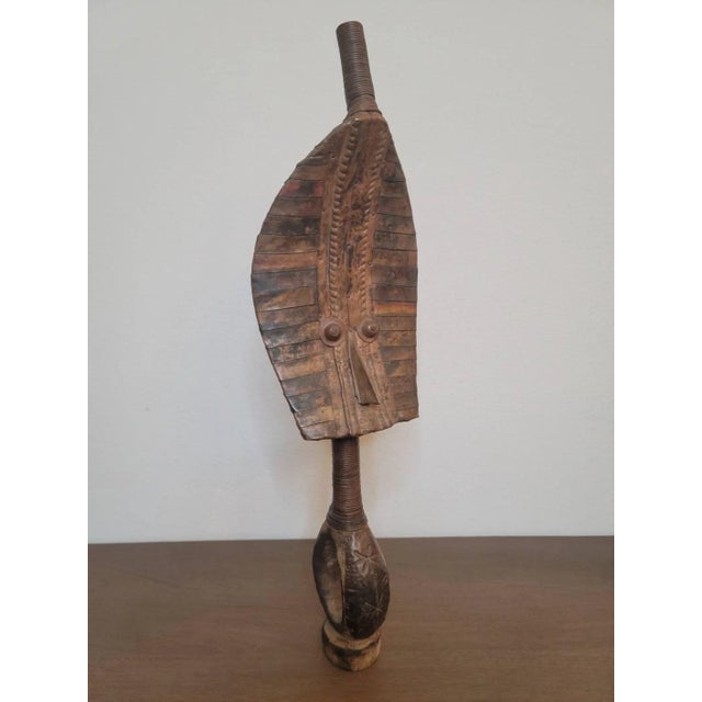 Rare African Mahongwe Osseyba Reliquary Guardian Figure Tribal Folk Art Sculpture For Sale - Image 11 of 11