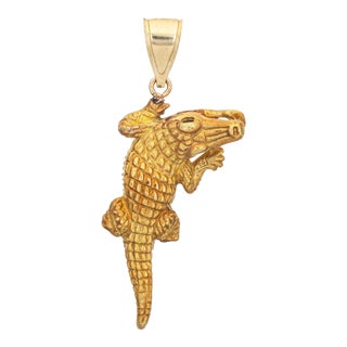 Alligator Pendant Charm Estate 18k Yellow Gold Emerald Eyes Fine Jewelry For Sale