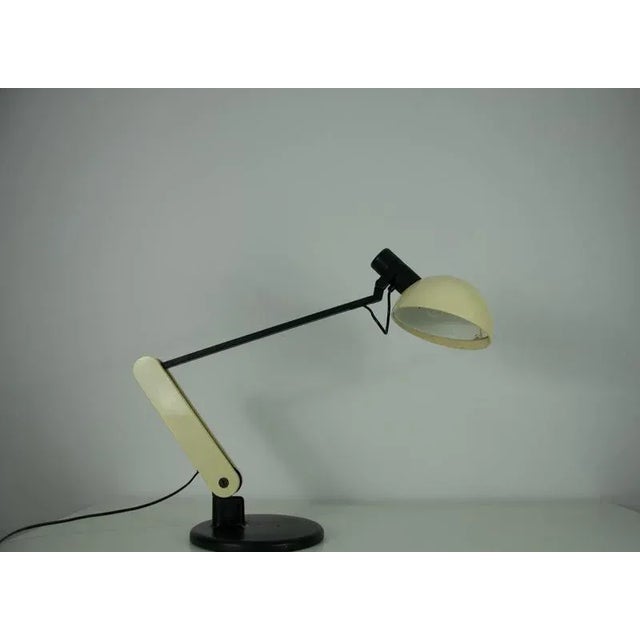 Praxi Table Lamp attributed to Bruno Gecchelin for Guzzini, Italy, 1983 For Sale - Image 3 of 14