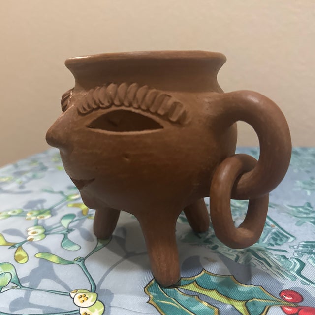 Vintage Nicaraguan Folk Art Terracotta Face Pot Tripod Anafre Vessel With Ring Handles For Sale - Image 4 of 7