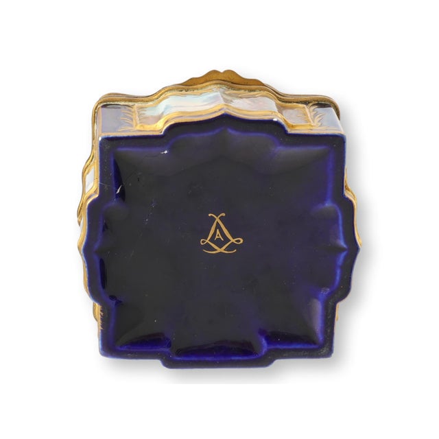 Blue 19thC French Sèvres Style Porcelain Box For Sale - Image 8 of 8