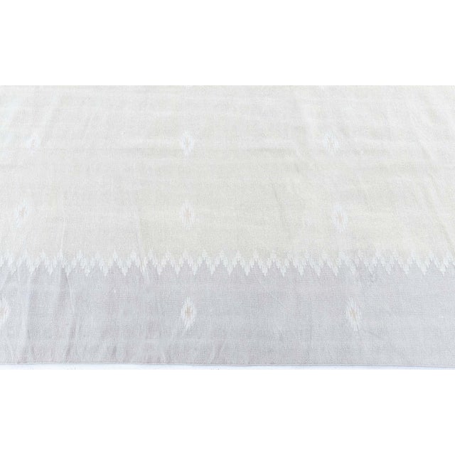 1950s Doris Leslie Blau Vintage Dhurrie Abstract Soft White Handmade Rug For Sale - Image 5 of 8