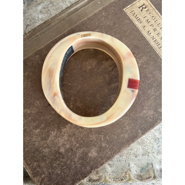 Vintage Monet Directives Bangle Bracelet Carved Resin or Horn Look For Sale In Chicago - Image 6 of 12