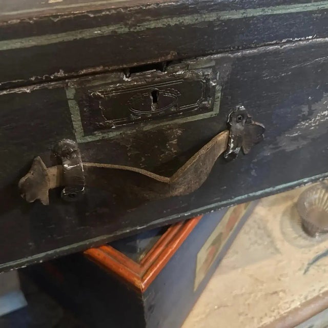 1890s Louis Philippe Brown and Green Lacquered Wood Sicilian Box For Sale - Image 4 of 9