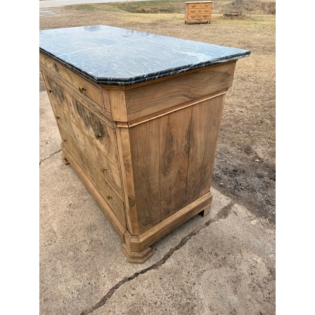 19th Century French Louis Philippe Burl Walnut Bleached Marble Top Chest of Drawer / Commodes For Sale - Image 11 of 12