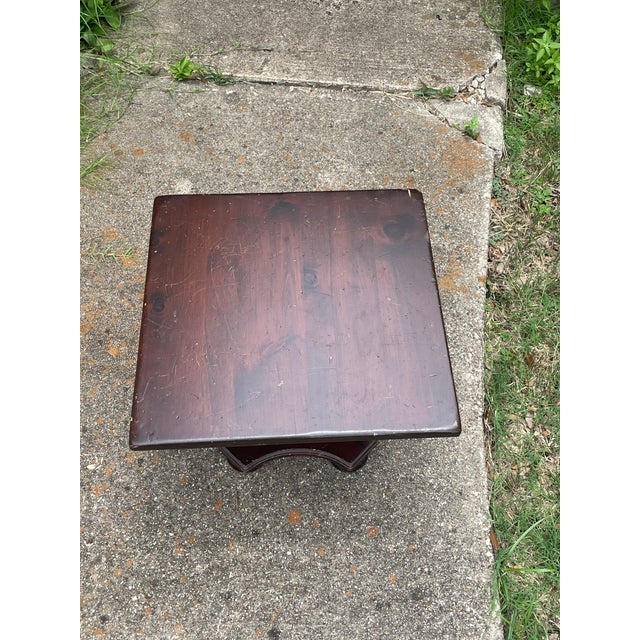 English Ethan Allen Old Tavern Antiqued Pine Square Pedestal End Table For Sale - Image 3 of 5