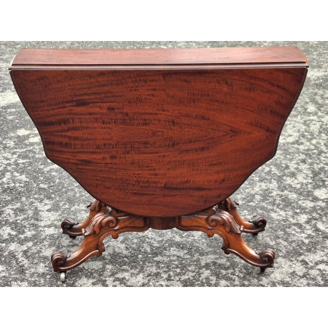Refinished William IV Figured Mahogany Sutherland Center Table/Breakfast Table, C. 1830s For Sale - Image 4 of 14