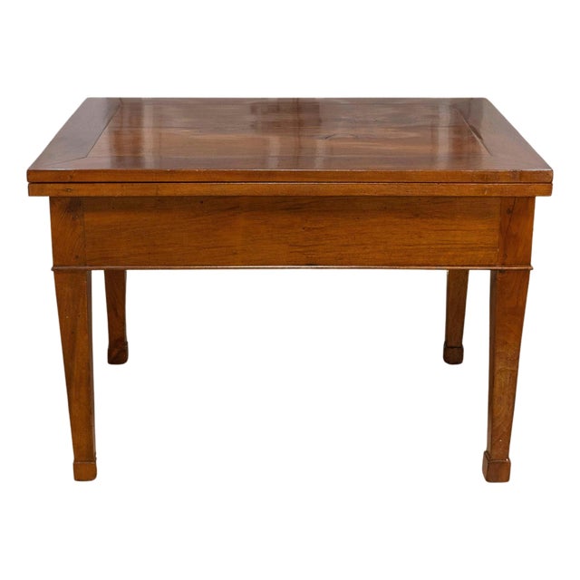 Italian Early 19th Century Walnut Folding Table with Tapered Legs For Sale