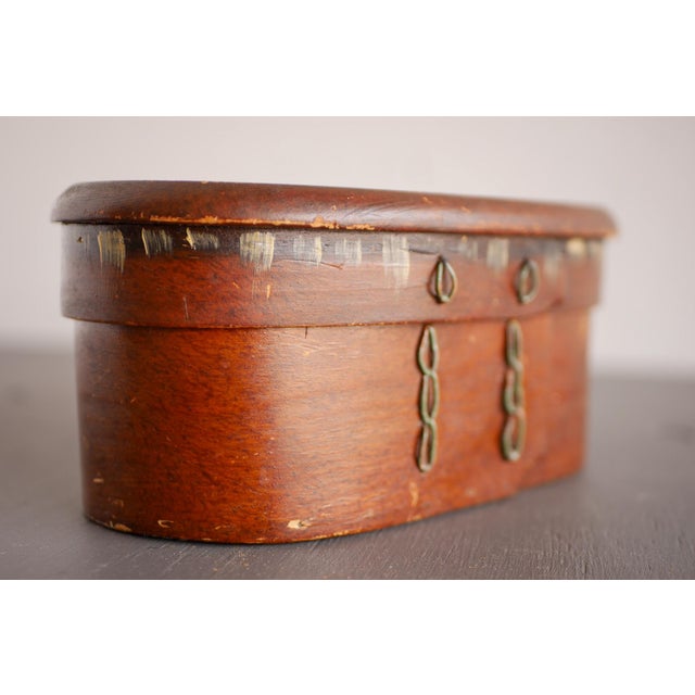 1940s Vintage Traditional Swedish Handmade Bent Wooden Tine Box Svepask Hand-Painted with Kurbits Pattern in the style of Sundborn, 1947 For Sale - Image 5 of 12