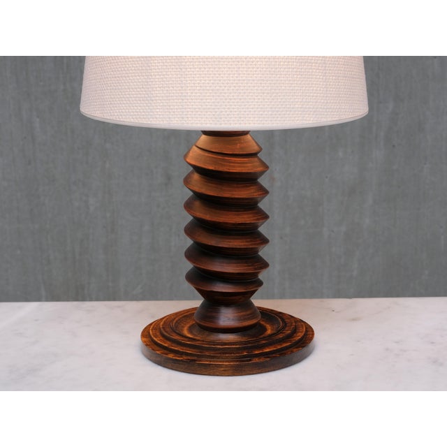 Sculptural Charles Dudouyt attributed Table Lamp in Oak and Linen, France, 1950s For Sale - Image 9 of 12