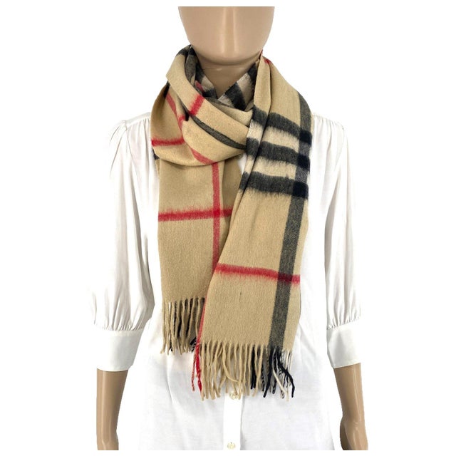 Early 21st Century Burberry Light Beige Plaid 100% Cashmere Scarf For Sale - Image 5 of 9