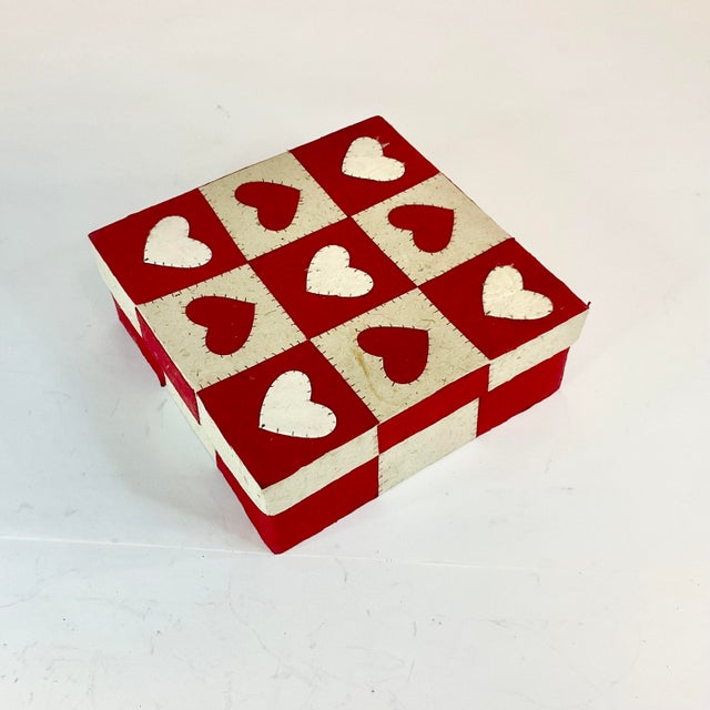 1980s Vintage Boho Chic Arts & Crafts Valentines Checkered Heart Box For Sale - Image 5 of 8