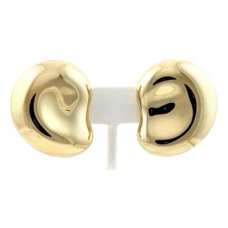 Mid 20th Century Pair of Tiffany & Co. Peretti 18k Yellow Gold Large Bean Clip On Earrings For Sale