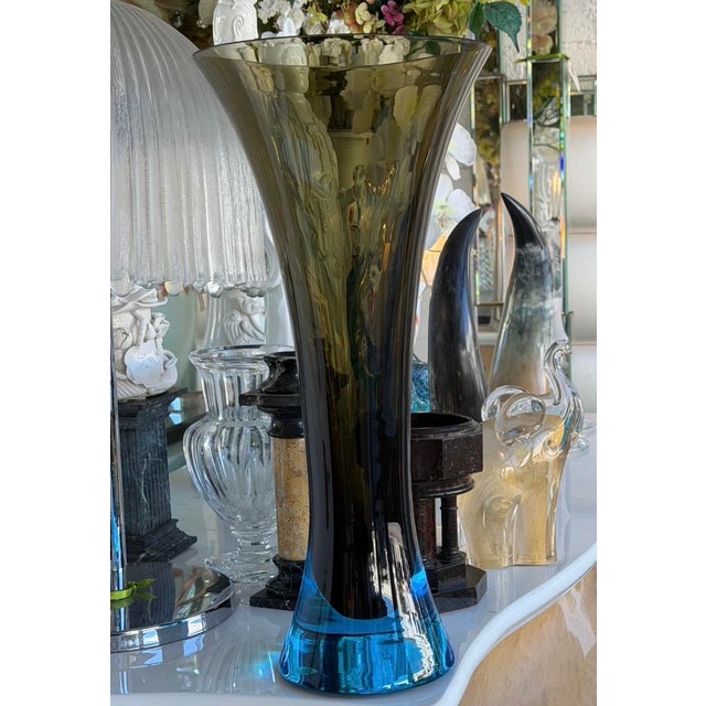 1990s Huge Seguso for Donghia Murano Blue & Topaz Glass Sommerso Vase For Sale - Image 5 of 5