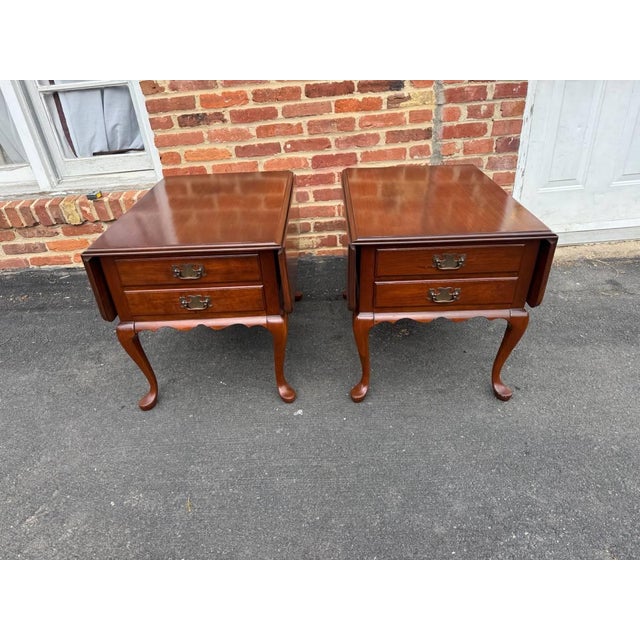Queen Anne Mid 20th Century Pair of Queen Anne Style Drop Leaf Side Tables by Pennsylvanie House For Sale - Image 3 of 12