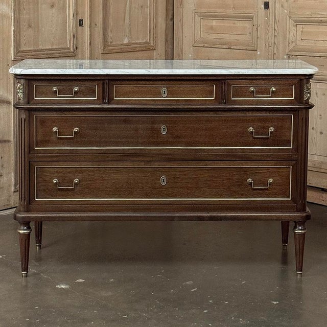 Early 20th Century French Directoire Neoclassical Carrara Marble Top Commode For Sale - Image 5 of 18