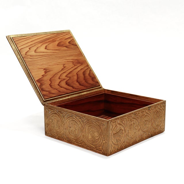 Tiffany Studios Tiffany Studios Zodiac Pattern Gilt Bronze Cigar Humidor or Table Box No. 1655 For Sale - Image 4 of 15
