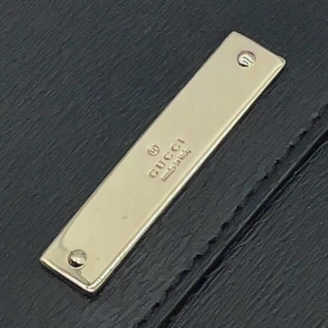 A 1990s Gucci Black Textured Leather and Brass Hardware Shoulder Bag For Sale - Image 12 of 14