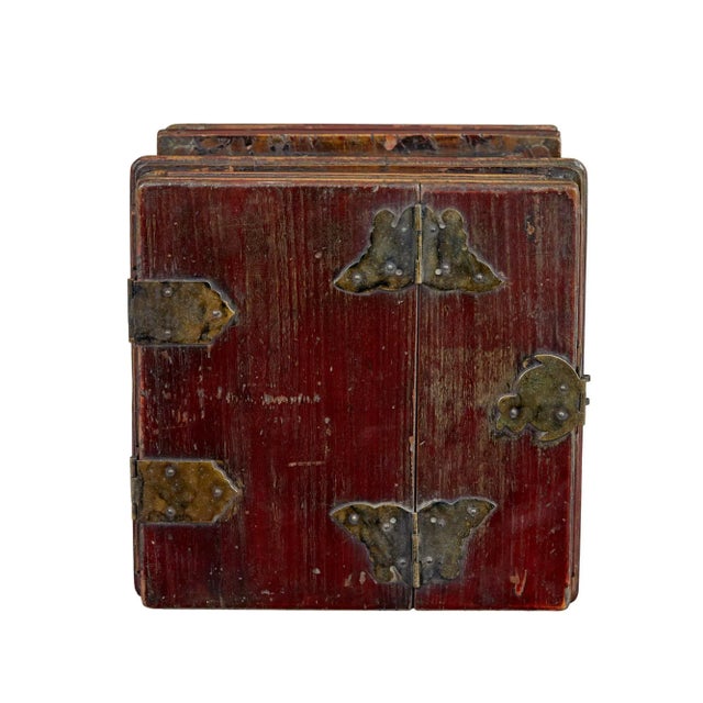 Wood Early 20th Century Lacquered Vanity Box For Sale - Image 7 of 8