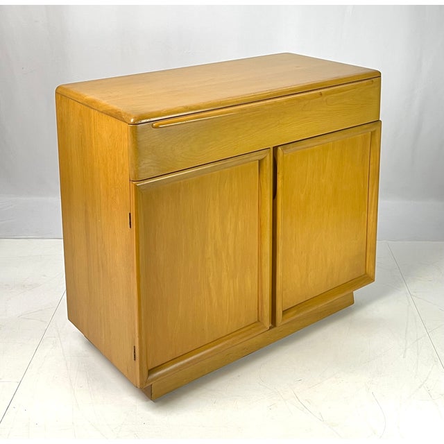 Mid-Century Modern Heywood-Wakefield "Wheat" Solid Birch Credenza / Cabinet (Model M 541, Dated 1957) For Sale - Image 6 of 16
