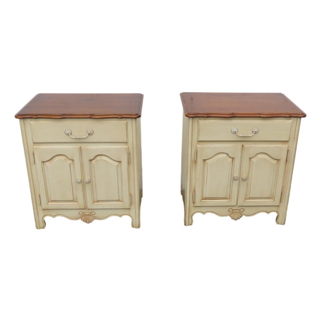 Ethan Allen Two Tone Large Nightstands Bedside End Tables a Pair 6902 For Sale