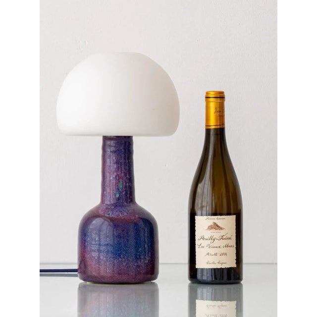 This sculptural table lamp was handcrafted by Dutch ceramicist Jaap Ravelli (1916–2011), a key figure in 20th-century...