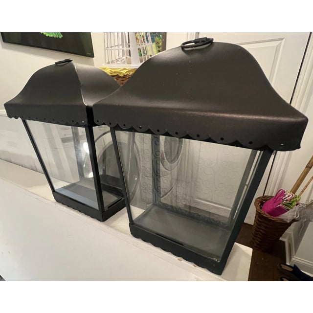 2000 - 2009 Vintage Pagoda Style Black Tole Display Diorama Lanterns a Pair For Sale - Image 5 of 11