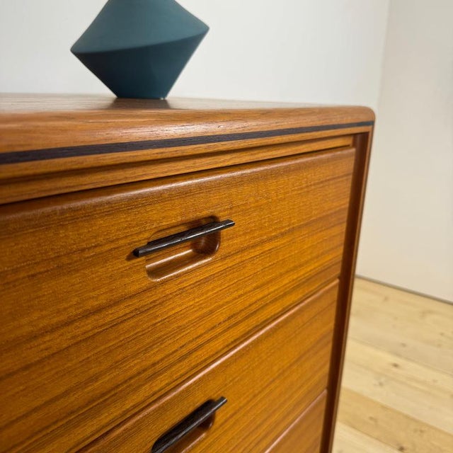 Small Three-Drawer Teak Chest of Drawers, Denmark, 1960 For Sale - Image 13 of 14