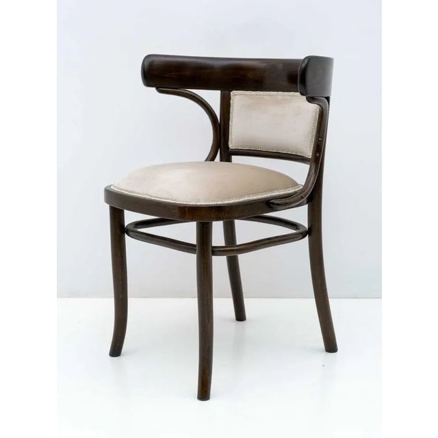 Brown Thonet Chair with Curved Wooden Armrests, Austria, 1920s For Sale - Image 8 of 8
