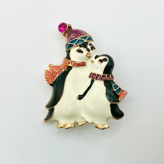 American Early 21st C. Vintage Boho Chic Americana Two Penguins Christmas Brooch, Christopher Radko. For Sale - Image 3 of 6