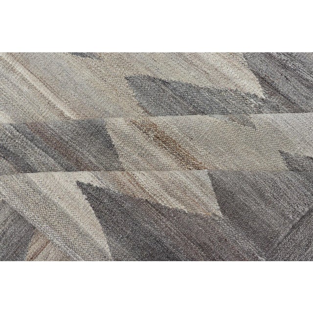 Large Pattern With All-Over Modern Design Flat-Weave Kilim in Natural Tones For Sale - Image 12 of 13