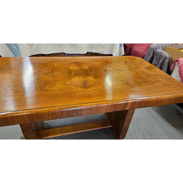 Art Deco British Figured Walnut Pedestal Dining Table, 1930 For Sale - Image 9 of 13