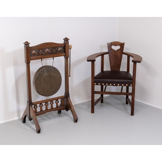 Arts & Crafts Oak & Copper Floor-Standing Dinner Gong attributed to Shapland and Petter, 1890s For Sale - Image 4 of 12