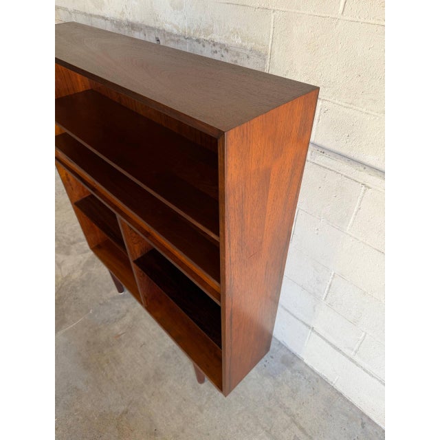 1960s Rosewood Bookcase Cabinet With Slender Tapered Legs Denmark Mid-Century Modern 1960s For Sale - Image 5 of 10