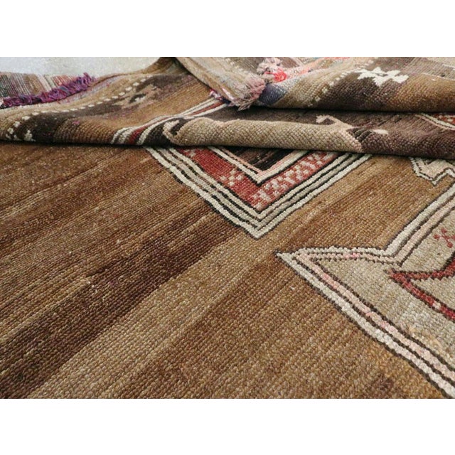 Galerie Shabab Collection Mid-20th Century Handmade Turkish Tribal Room Size Carpet For Sale - Image 10 of 10