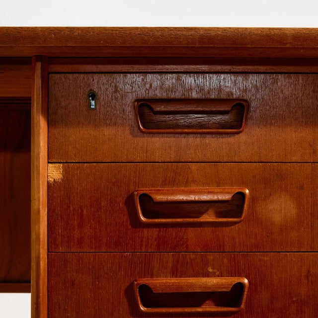 Vintage Desk in Teak For Sale - Image 11 of 18