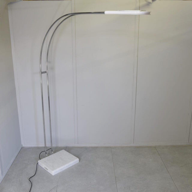 Mid-Century Modern Gesto Terra Arc Floor Lamp in Marble and Chromed Metal by Bruno Gecchelin for Skipper, 1970s For Sale - Image 3 of 10
