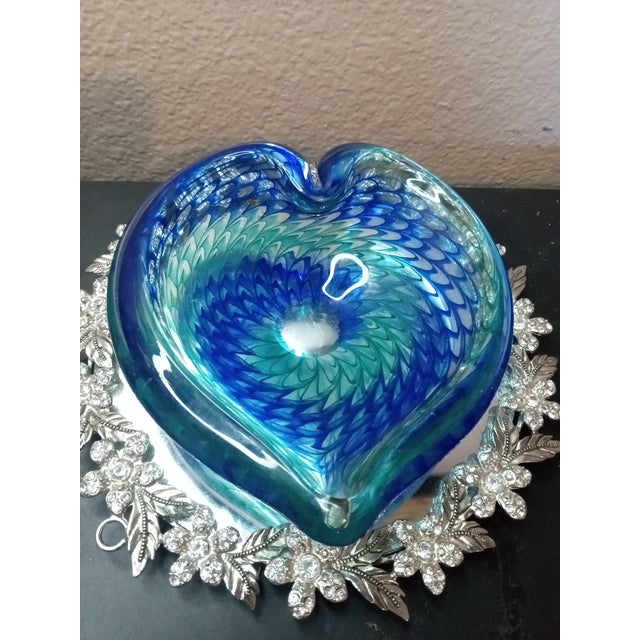Mid-Century Modern Signed Adam Jablonski Poland Swirl Heart Shaped Art Glass Bowl For Sale - Image 3 of 7