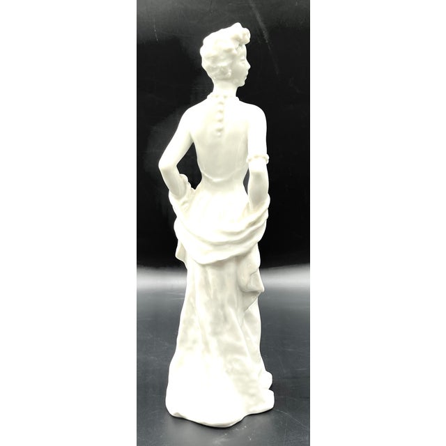 Rosenthal Porcelain Figurine Florentine Woman Model 1915/29 by L. Friedrich Gronau for Rosenthal, 1975 For Sale - Image 4 of 17
