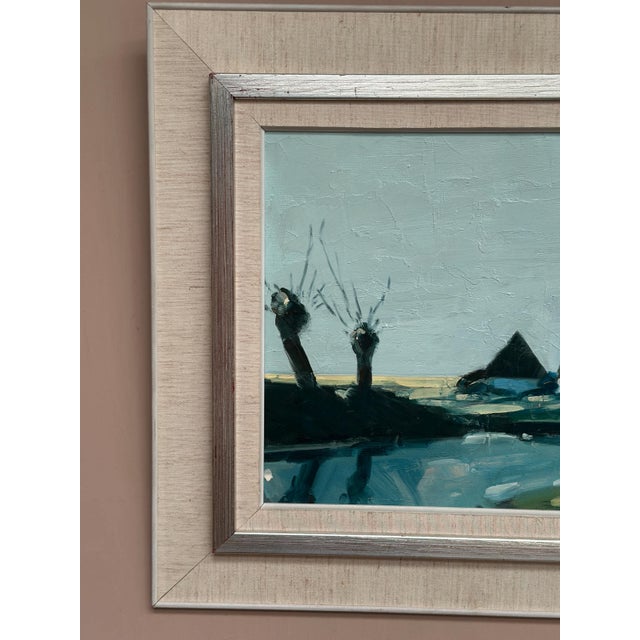 Original Swedish Oil on Canvas – “Farm by the Lake” by Bengt Hillgrund – Signed – Framed – 58 × 51 cm (22.8" × 20.1") /...